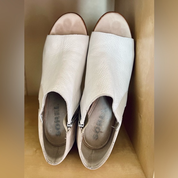 Sorel Nadia Ankle Bootie in Off White and  Beige - Picture 4 of 10